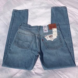 Skinny 501 Levi’s with button fly